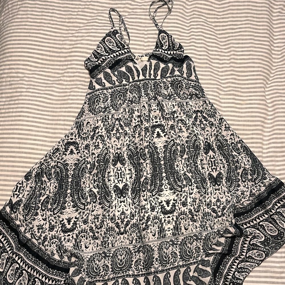 Elan beachy black and white dress